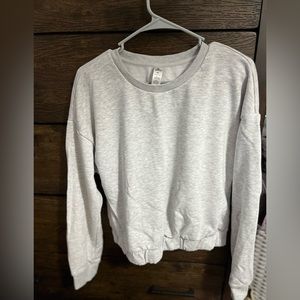 Light grey cropped crew neck size M